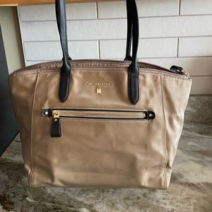 Michael Kors Tote Bag in Tan